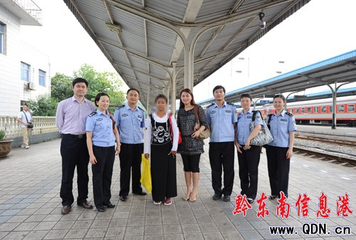 被拐賣的緬甸姑娘終于踏上了回家的路(組圖)