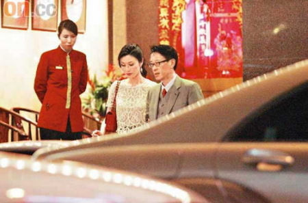 李嘉欣婆媳飯畢不悅撇嘴 面無表情關系轉差(圖)