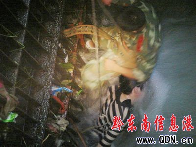 男子溺水被卡水電站閘門 錦屏消防成功打撈