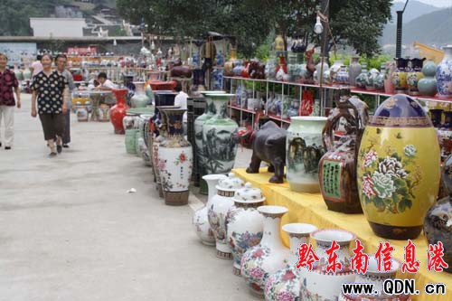 景德鎮陶瓷展首次亮相“杉鄉”錦屏(圖)