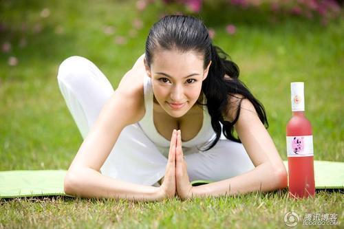 組圖:最美瑜伽教練母其彌雅 變身性感女特警