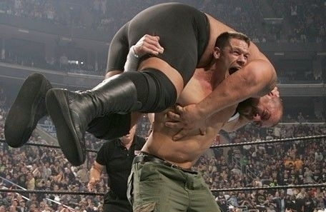 美式摔跤將亮相世博演藝中心 展暴力美學(圖)