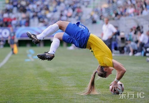 �M�D������Ů���շ������� ����С��ͯԒ�٬F