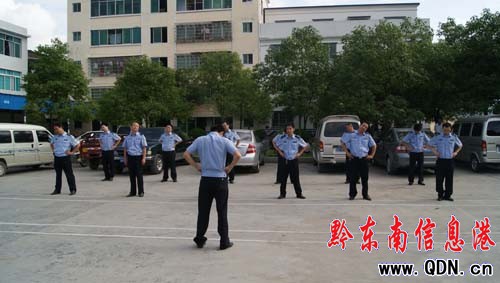 天柱縣提高交警素質 加強綜合體能訓練(圖)