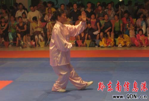 七運(yùn)會(huì)武術(shù)比賽開(kāi)賽 首日產(chǎn)生四塊金牌(組圖)