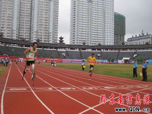 ���\�����_����100m�Qِǰ�������t���M�D��