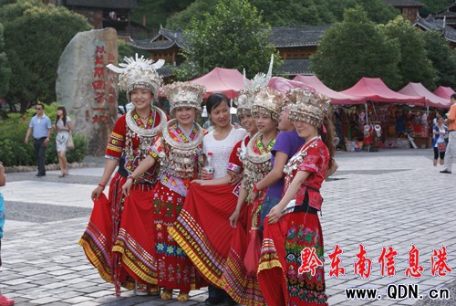 西江苗寨旅游旺季每天接待游客1.2萬人次(圖)