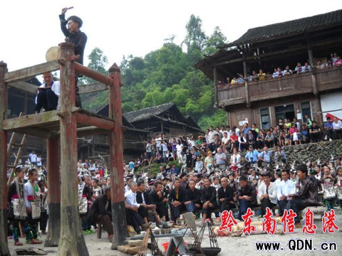 ��ƽ�S���e�С����칝�����M�D��