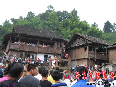 ��ƽ�S���e�С����칝�����M�D��