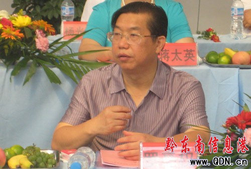 �P���_�l�^����10���� GDP����4.42�|(�M�D)