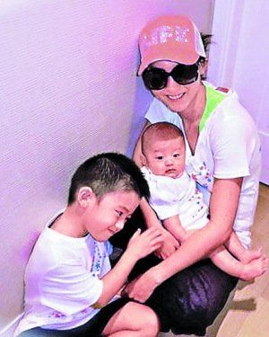 ����֥�RLucas���� ĸ�����˴���ܰ�H���b(�D)