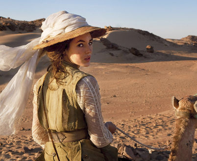 《阿黛拉》法式喜劇新意足 女版瓊斯美艷另類(圖)