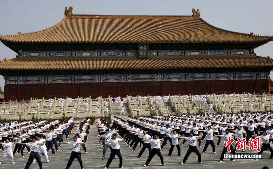 北京3000市民太廟重溫工間操