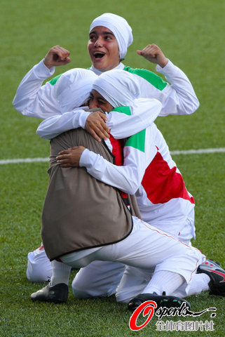 ���W������Ů�㡰ȫ�����b���M��Ҳ����(�D)