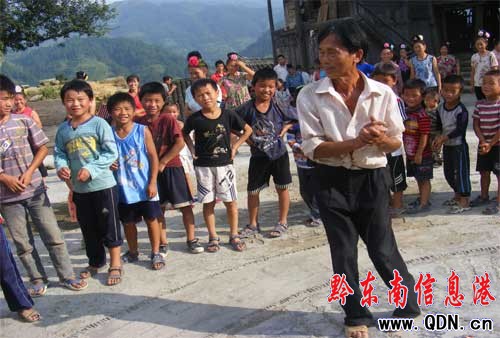 ��ɽ�~������Tǰ�輼�ž�æ