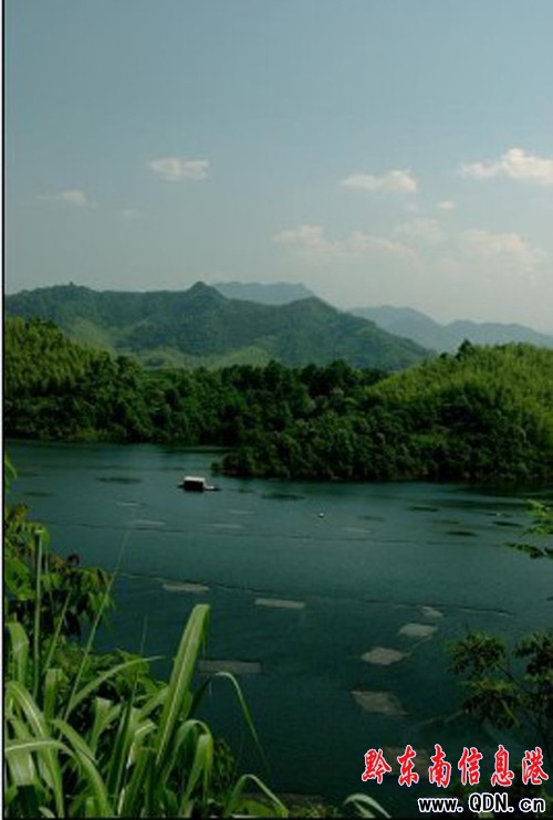 劍河仰阿莎湖網箱養魚景觀秀麗(圖)