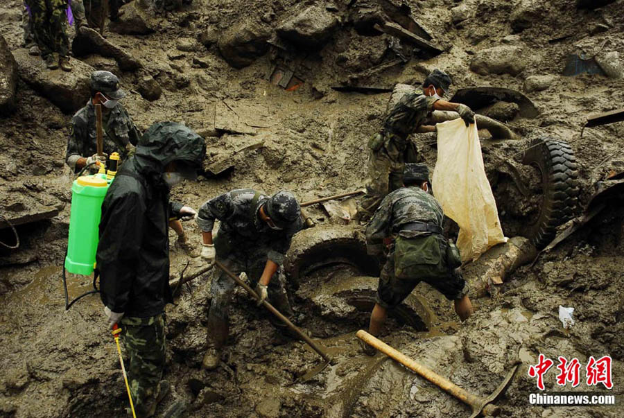 云南貢山縣特大泥石流:搜救工作正在繼續
