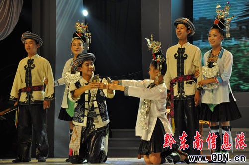 ��[֮���۷���Ů������ �Z��һ�_�𪄣��D��