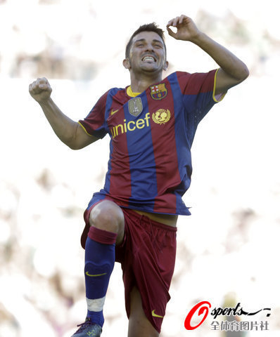 組圖:飛翔的梅西寫滿陽光 比利亞展示飛天舞