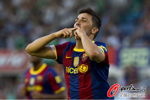 組圖:飛翔的梅西寫滿陽光 比利亞展示飛天舞