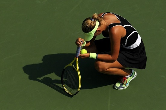 組圖:美網(wǎng)現(xiàn)揪心一幕 阿扎離奇暈倒輪椅離場