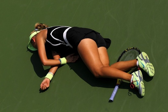 組圖:美網(wǎng)現(xiàn)揪心一幕 阿扎離奇暈倒輪椅離場