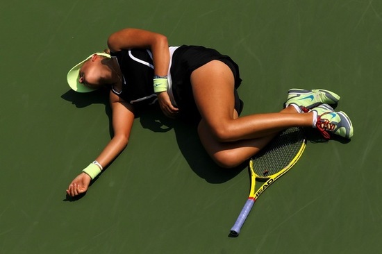 組圖:美網(wǎng)現(xiàn)揪心一幕 阿扎離奇暈倒輪椅離場