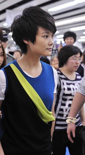 �A�x�ֵ�Ҫ����� �_1500�fԪ�����M��ӹɷ�(�D)