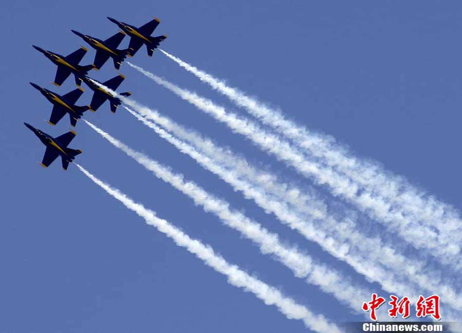 ���{ɫ��ʹ���w�б�����M�п����ؼ�����