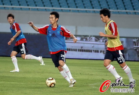 組圖:男足踩場氣氛輕松 高洪波劍指巴拉圭