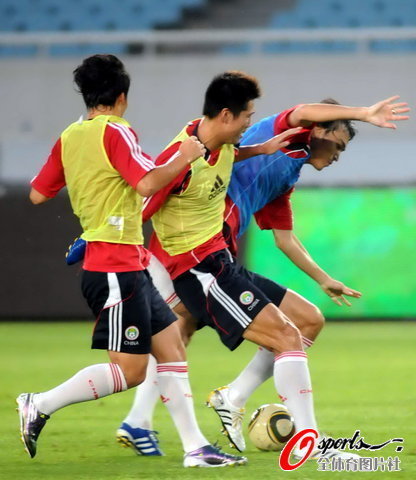 組圖:男足踩場氣氛輕松 高洪波劍指巴拉圭