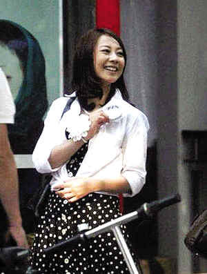 港媒爆張衛(wèi)健愛妻孕三月(圖)