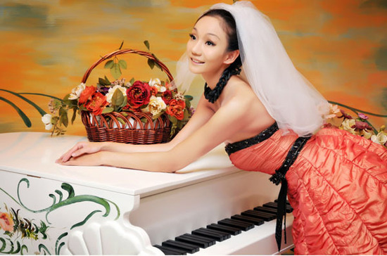 組圖:花游文婷姐妹曝私家照 秀誘人身材