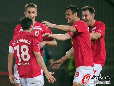 �M�D�����ز�˹�^�ش󷴓� 2-5���׷��5-5ƽ