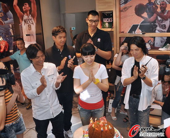 �M�D��������NBA�Ӱ ������������Ů�c��