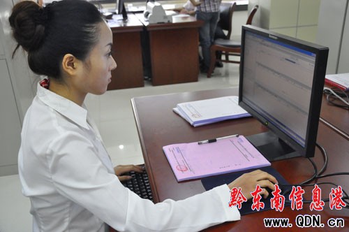 州政務(wù)服務(wù)中心試運(yùn)行 市民不再