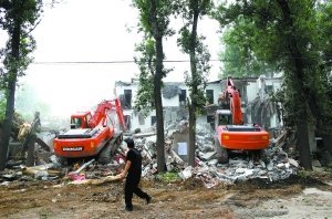 我國擬對集體土地征收立法 解決暴力強拆問題