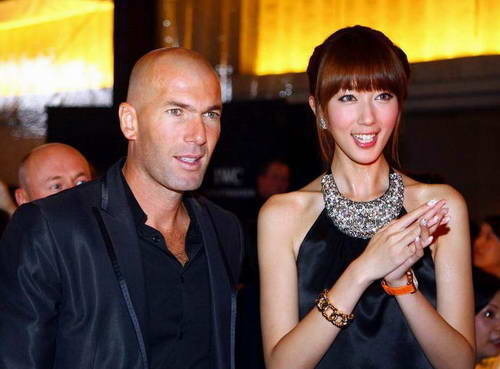 組圖:齊達內造訪上海灘 周迅陪同陶喆獻唱