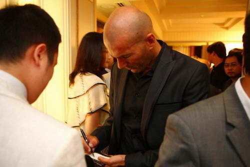 組圖:齊達內造訪上海灘 周迅陪同陶喆獻唱