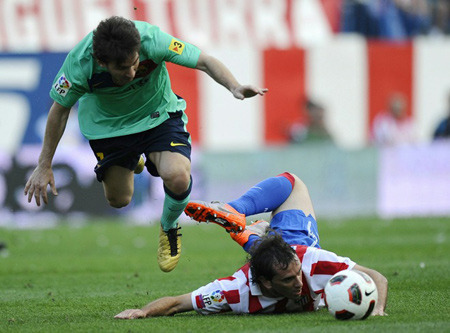 �M�D��÷���w�S������¡ Ƥ�˱��l����һȭ