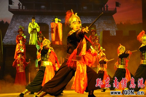 鎮遠劇場開演 首演大型歌舞史詩《古韻鎮遠》