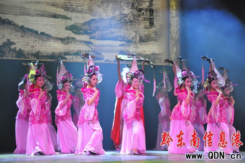 鎮遠劇場開演 首演大型歌舞史詩《古韻鎮遠》