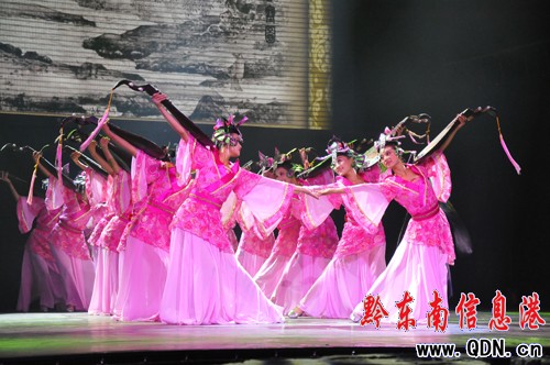 鎮遠劇場開演 首演大型歌舞史詩《古韻鎮遠》