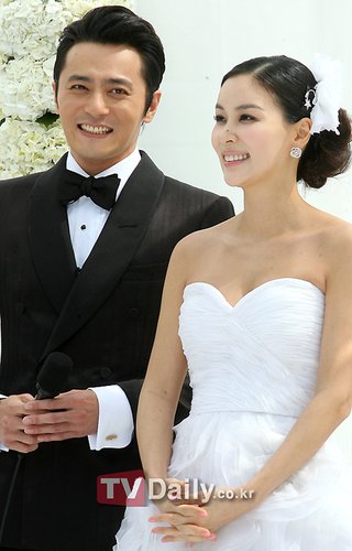 ��СӢ����Q��һ�� �ɷ򏈖|��ȫ���������