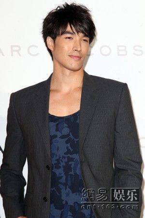 �\�s���������r�q �_���r��Ȧ�P�Է⚢(�D)