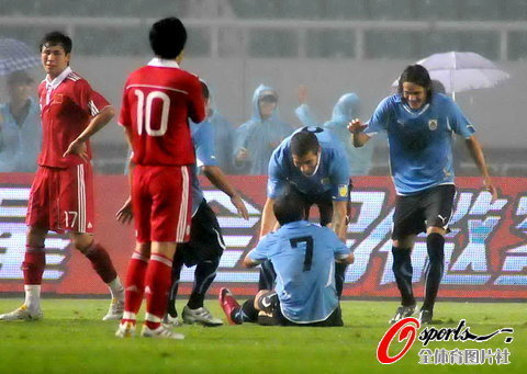 組圖:國足0-4慘敗烏拉圭 五分鐘崩盤連丟3球