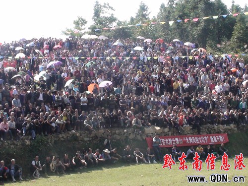 天柱縣萬人歡度“北侗民俗文化節”(圖)