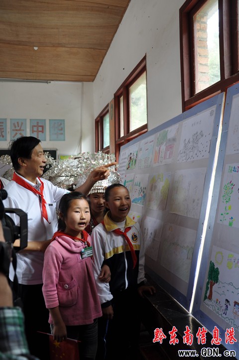 �ǖ|��ˇ�gϣ���WУ��ٛ�߽��ƃxʽ�ڄ����e��