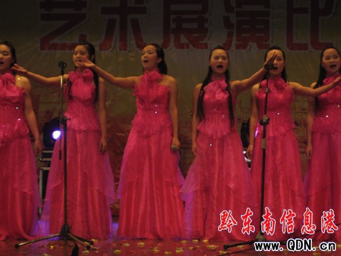 ���ݵ�������С�W��ˇ�gչ�݄P���_Ļ���M�D��