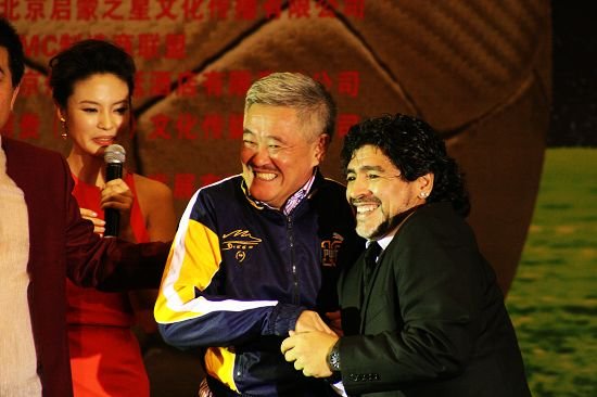 慈善晚宴本山妙語連珠 老馬戲稱保羅死的活該